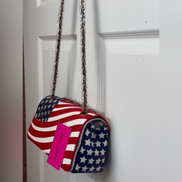 NWT🇺🇸Betsey Johnson American Flag Faux Leather Convertible Shoulder/Crossbody - Picture 6 of 12